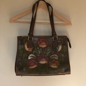 Akarenni brown purse